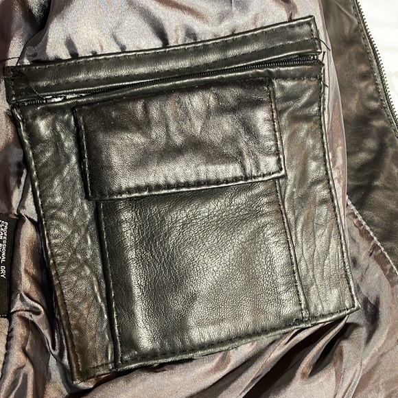 Size large men’s leather jacket - Picture 5 of 6